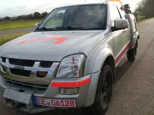 Isuzu PICK UP Abschleppwagen