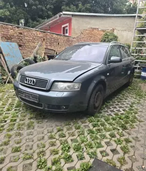 Audi A4 Avant 1,8"S-LINE "BENZIN/GAS" Bild 2