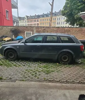 Audi A4 Avant 1,8"S-LINE "BENZIN/GAS" Bild 4