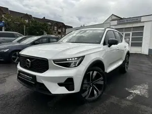 Volvo XC40 B3 PlusDark Leder,Pano,360,20",ACC,BLIS,STH