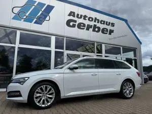 Skoda Superb Combi 1.5 TSI DSG Standhzg. Voll-Leder AHK