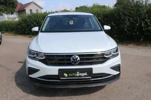 Volkswagen Tiguan Life Kamera360° Navi Carplay Matrix LED Bild 2