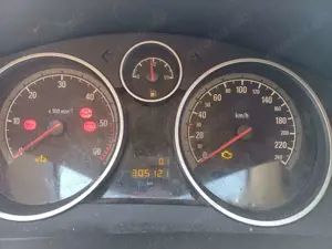 Opel Astra GTC 1.9 CDTI DPF Edition