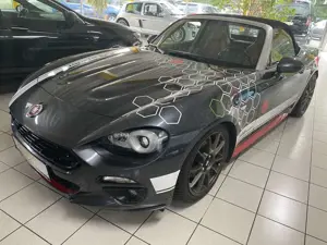 Fiat 124 Spider Lusso Bild 2