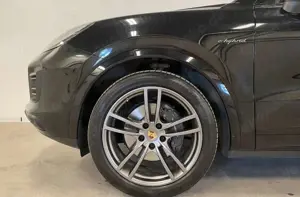 Porsche Cayenne E-Hybrid Platinum Edition Bild 3