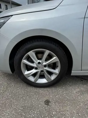 Opel Corsa F Elegance Bild 2