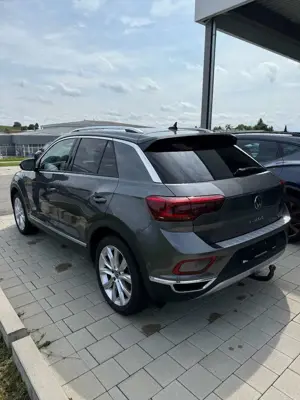 Volkswagen T-Roc Style 4Motion AHK/PANO/LEDER/IQ-Light Bild 5