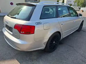 Audi A4 2.0 TDI (103kW) S-Line Bild 2