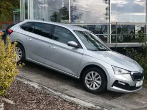 Skoda Scala Tour, Navi, Sitzh, RF-Kamera, heizb Front