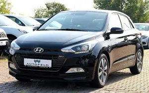 Hyundai i20 1.0 Passion+/SHEFT/8FACH/1.HAND/NAV/RCAM/SHZ