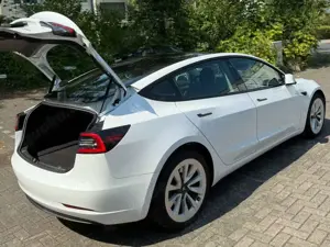 Tesla Model 3 LR AWD | EAP | 20.500 km | 1. Hand | Top Zustand Bild 4