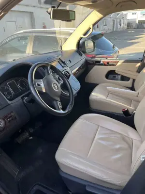 Volkswagen T5 Multivan Highline Autm. Bild 5