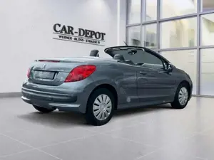 Peugeot 207 CC Cabrio-Coupe Sport*KLIMAAUT.*LEDER*SHZ* Bild 4