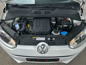 Volkswagen up! move up!  "Klima"SH"HU/AU+Service" Bild 3