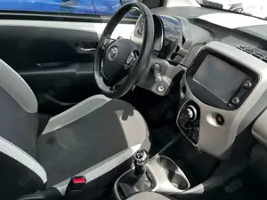 Toyota Aygo x-play touch Bild 5
