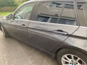 BMW 320 320d Touring xDrive Aut. Bild 2
