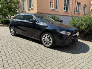 Mercedes-Benz A 250 e Bussines/MBUX/LED
