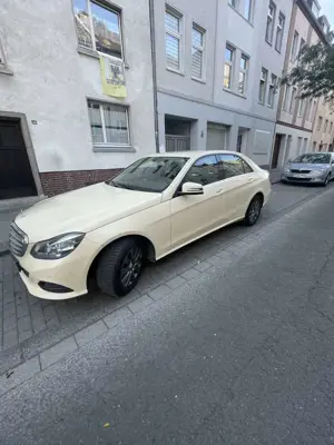 Mercedes-Benz E 200 BlueTEC 7G-TRONIC