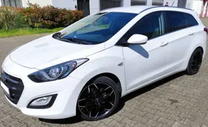 Hyundai i30 i30cw Diesel Kombi 1.6 CRDi DCT Trend