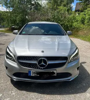 Mercedes-Benz CLA 180 7G-DCT Urban