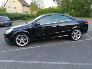 Opel Astra Twin Top 1.6 Turbo Endless Summer Bild 5