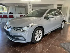 Volkswagen Golf Life*SHZ*TEMPOMAT*SBL*AssST*TÜV Neu