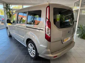 Ford Grand Tourneo Bild 3