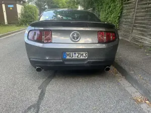 Ford Mustang V6, Gasanlage, SVT Felgen, Sportfahrwerk Bild 5