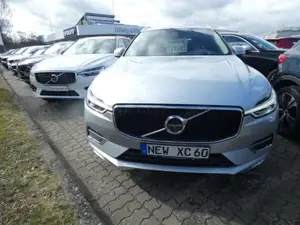 Volvo XC60 T8 Twin Engine AWD Momentum Klima Navi Leder Bild 3
