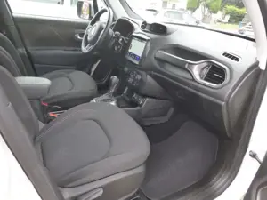 Jeep Renegade 1.4 MultiAir DDCT Limited FWD Navi/R-Kam/SH/PDC/AC Bild 3