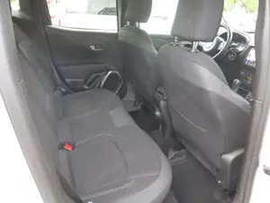 Jeep Renegade 1.4 MultiAir DDCT Limited FWD Navi/R-Kam/SH/PDC/AC Bild 4