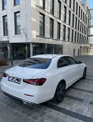 Mercedes-Benz E 220 d 9G-TRONIC Avantgarde Bild 4