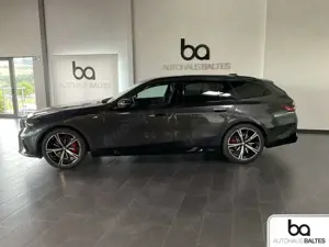BMW 540 540d xDrive Touring M Sport Pro 20"/Pano/ACC/AHK Bild 3