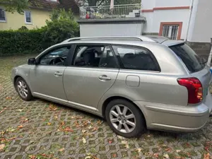 Toyota Avensis 2.0 D-4D Combi Travel
