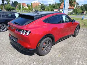 Ford Mustang Mach-E AWD Bild 3