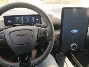 Ford Mustang Mach-E AWD Bild 5