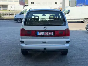 Volkswagen Sharan 1.9 TDI Aut. Klima | AHK | TÜV 01/2027 Bild 5