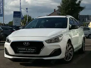 Hyundai i30 cw NAVI/SHZ/LHZ/CLIMAA./PDC V H/CAM./GARANT.