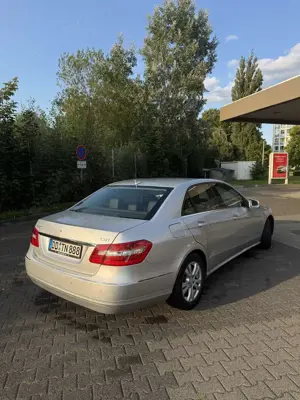 Mercedes-Benz E 220 CDI Automatik Avantgarde DPF Bild 3