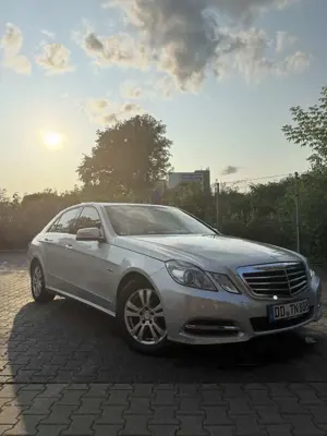 Mercedes-Benz E 220 CDI Automatik Avantgarde DPF Bild 2