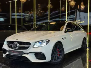 Mercedes-Benz E 63 AMG E 63 S AMG*PANO/LUFT/HEAD-UP/TOTWINKEL/360°/LED