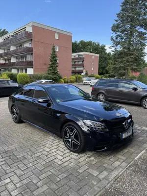 Mercedes-Benz C 220 d 9G-TRONIC AMG Line