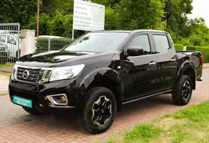 Nissan Navara NP300 N-Guard Double Cab 4x4