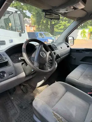 Volkswagen T5 Transporter Mit Tüv, AHK. Drei sitze Getriebeschaden!! LKW