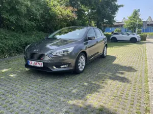 Ford Focus Titanium +Sehr Gepflegt
