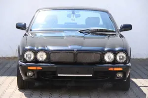 Jaguar XJR Top gepflegter XJR mit 2 Jahre Garantie