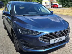 Ford Focus Turnier 1.0 EcoBoost Hybrid TITANIUM Bild 2