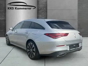 Mercedes-Benz CLA 200 HUD StandHZG AHK Klimasitz Pano Navi Digitales Coc Bild 4