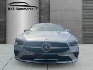 Mercedes-Benz CLA 200 HUD StandHZG AHK Klimasitz Pano Navi Digitales Coc Bild 3