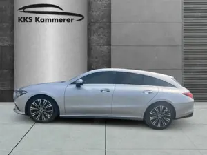 Mercedes-Benz CLA 200 HUD StandHZG AHK Klimasitz Pano Navi Digitales Coc Bild 2